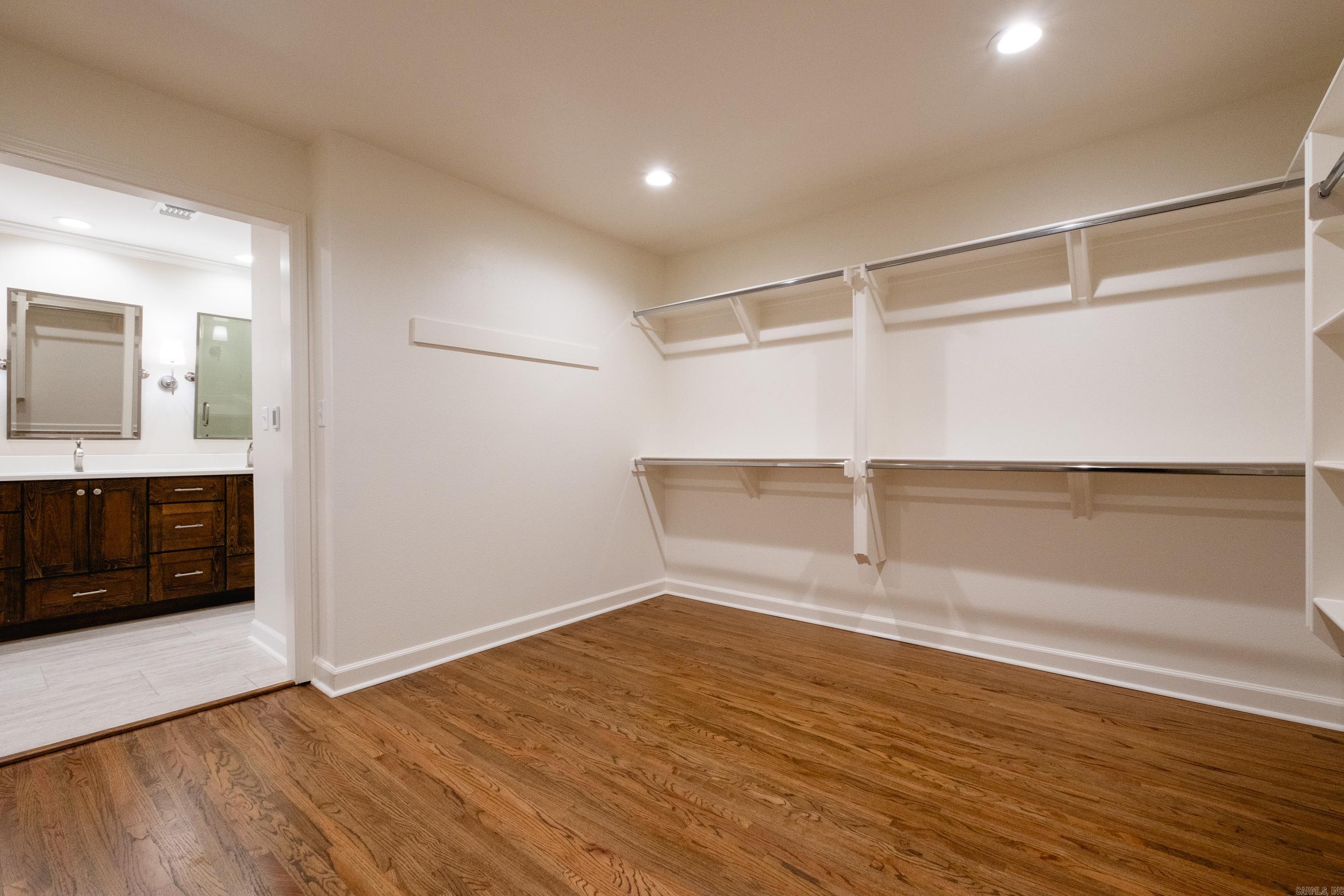 EAST PALISADES - Residential