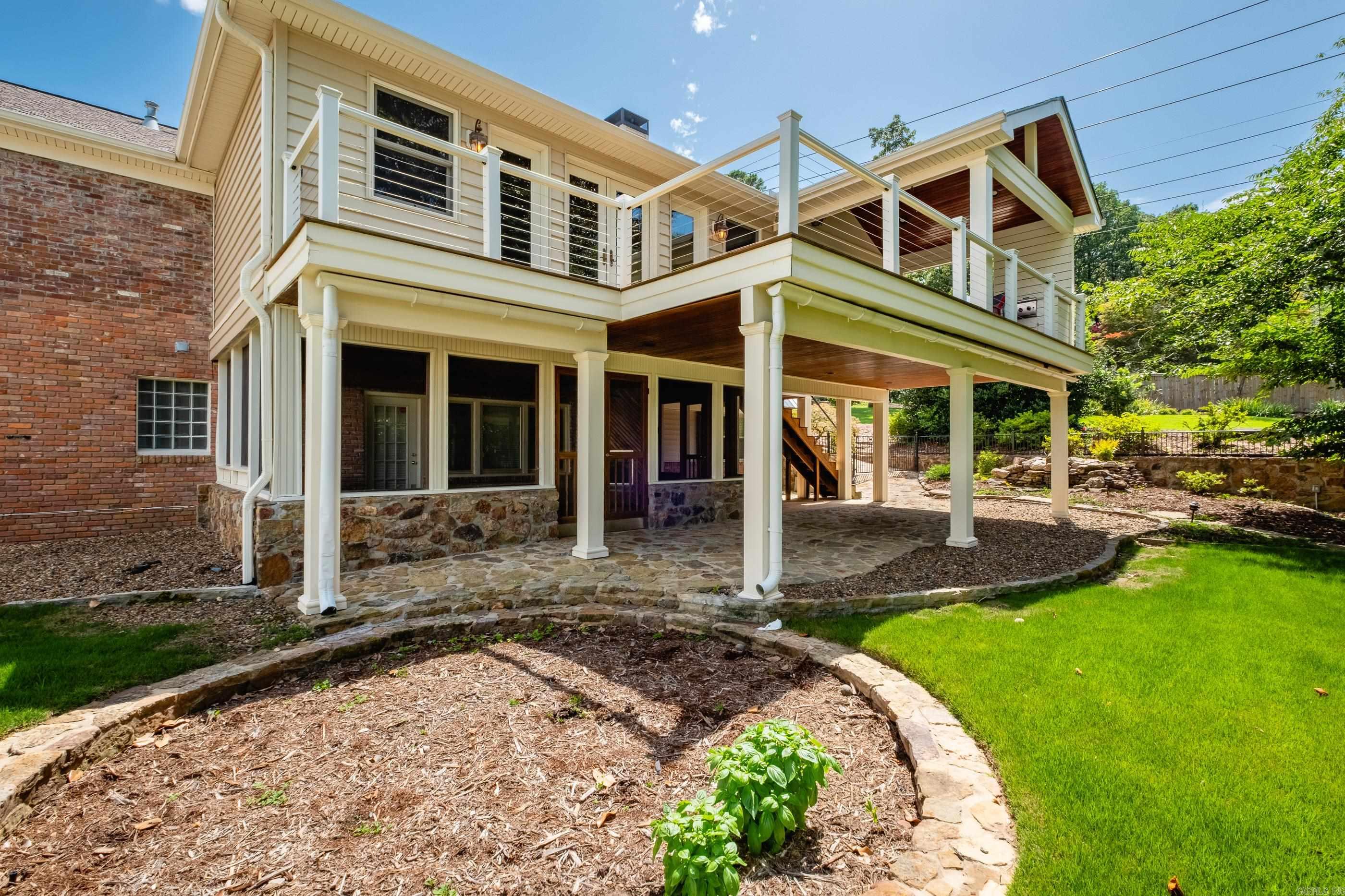 EAST PALISADES - Residential