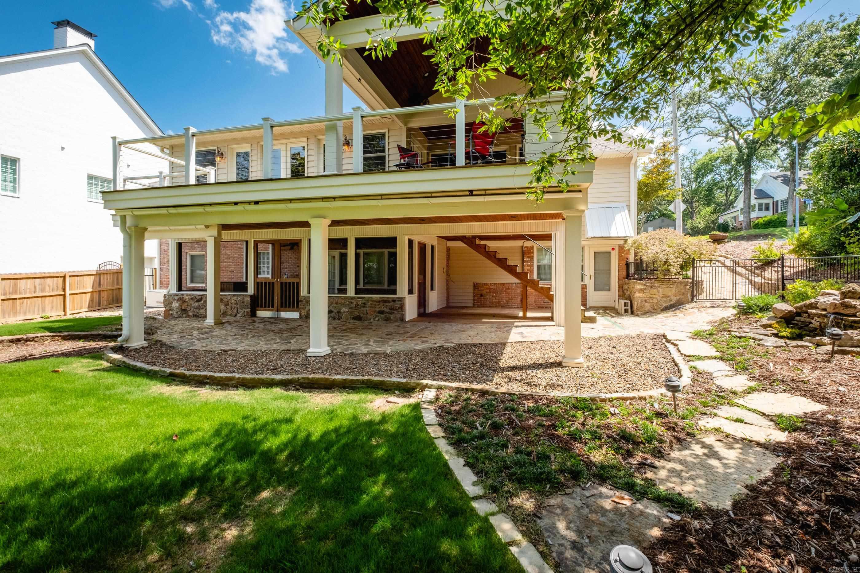 EAST PALISADES - Residential