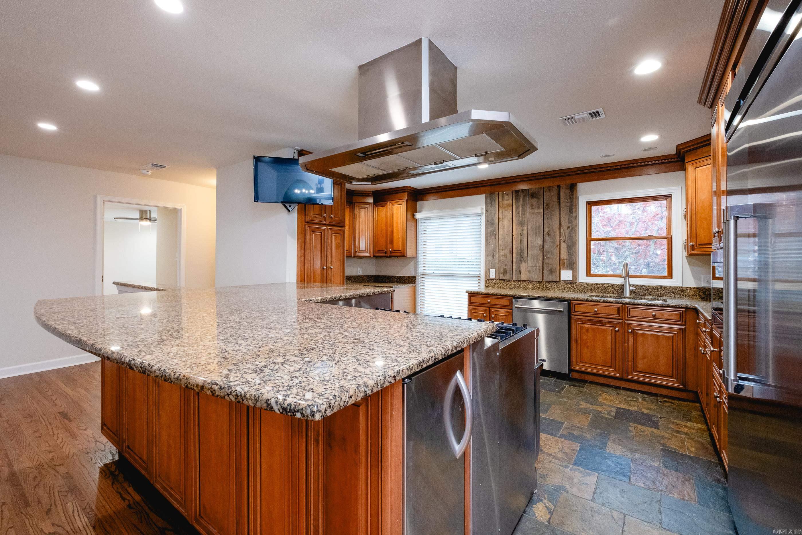 EAST PALISADES - Residential