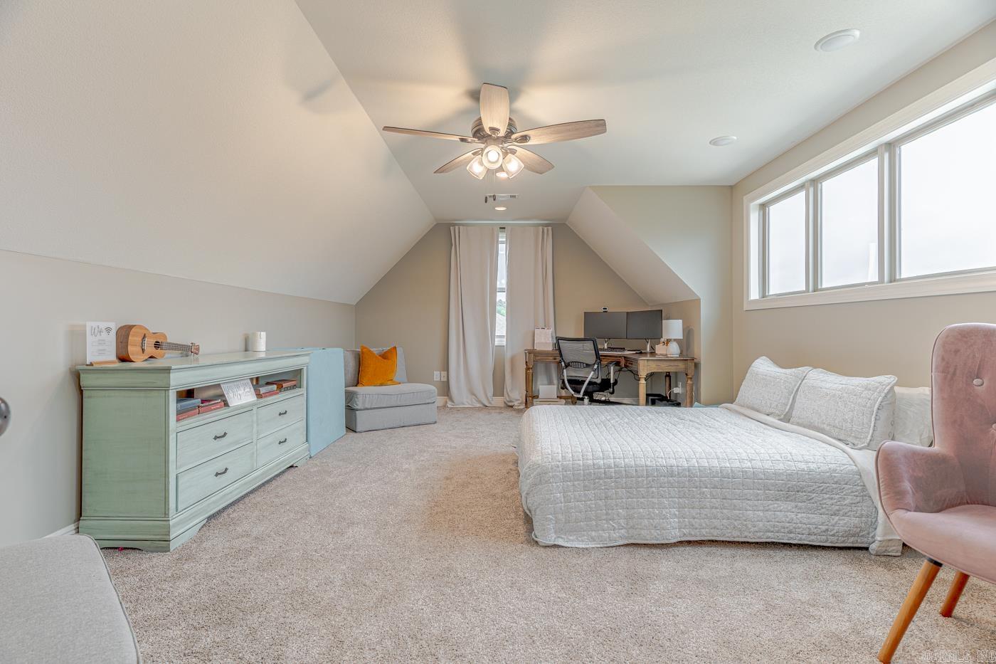WHISPERING HILLS PHASE III REPLA - Residential