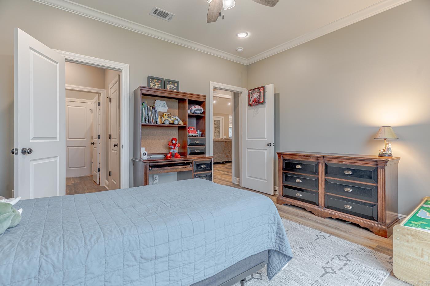 WHISPERING HILLS PHASE III REPLA - Residential