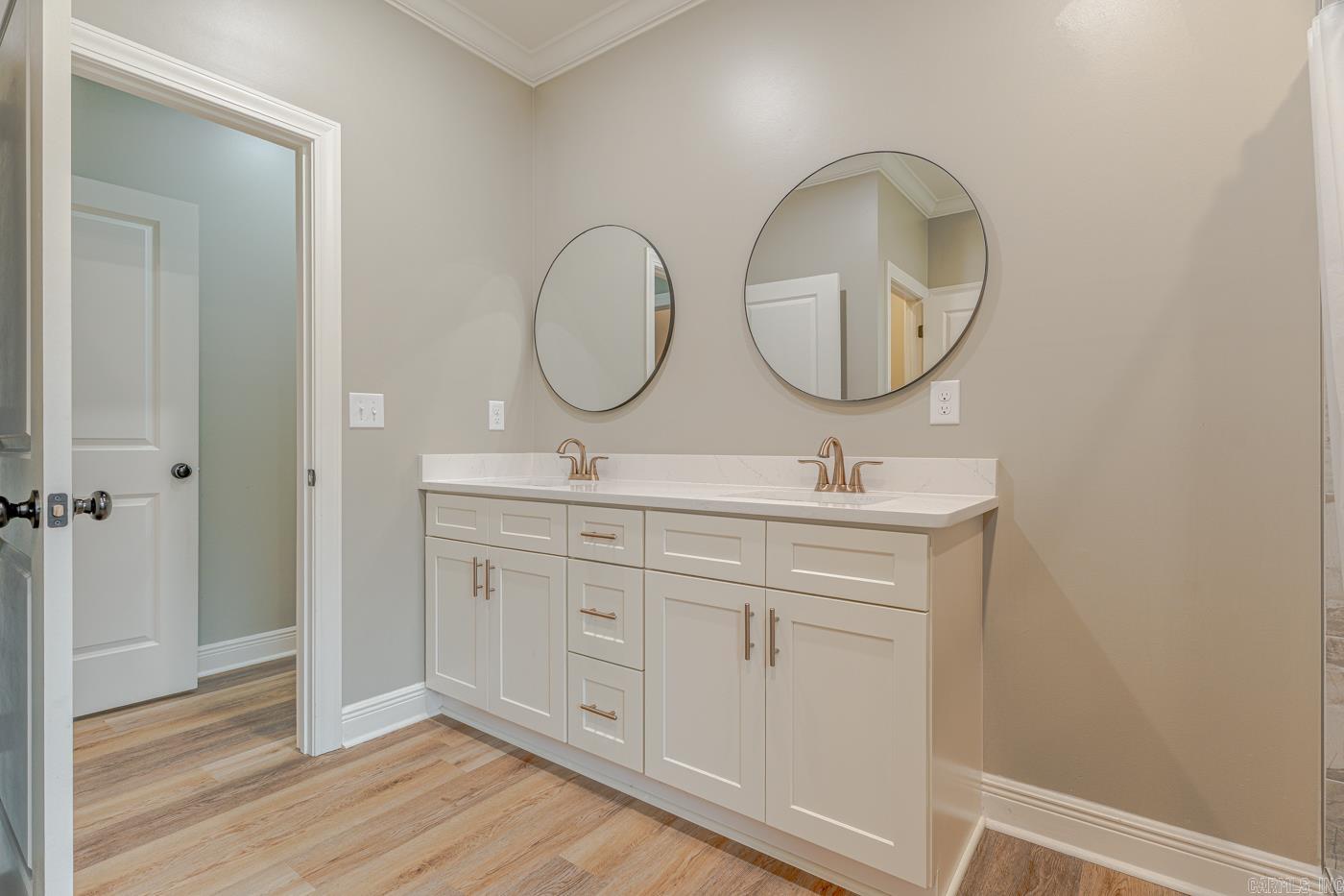 WHISPERING HILLS PHASE III REPLA - Residential