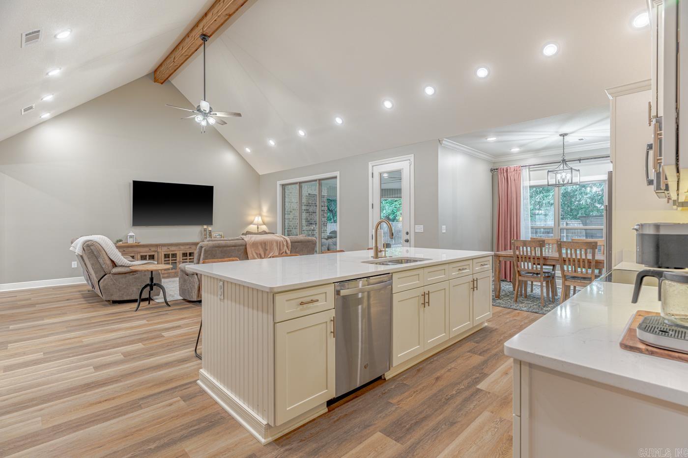 WHISPERING HILLS PHASE III REPLA - Residential