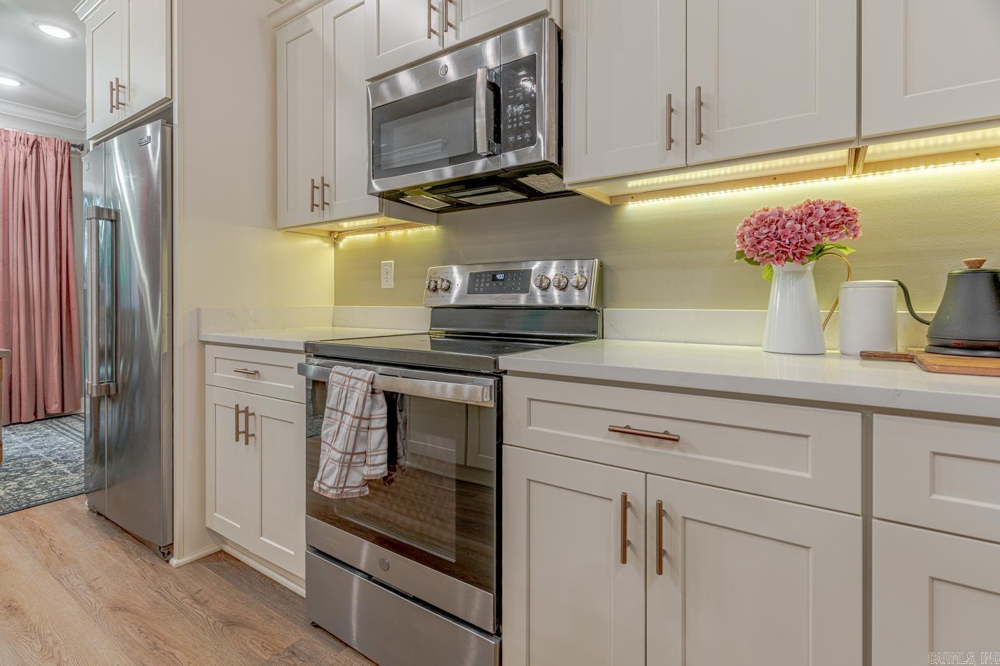 WHISPERING HILLS PHASE III REPLA - Residential