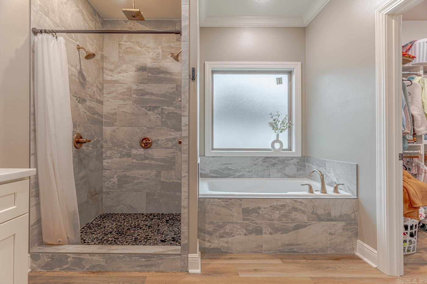 WHISPERING HILLS PHASE III REPLA - Residential