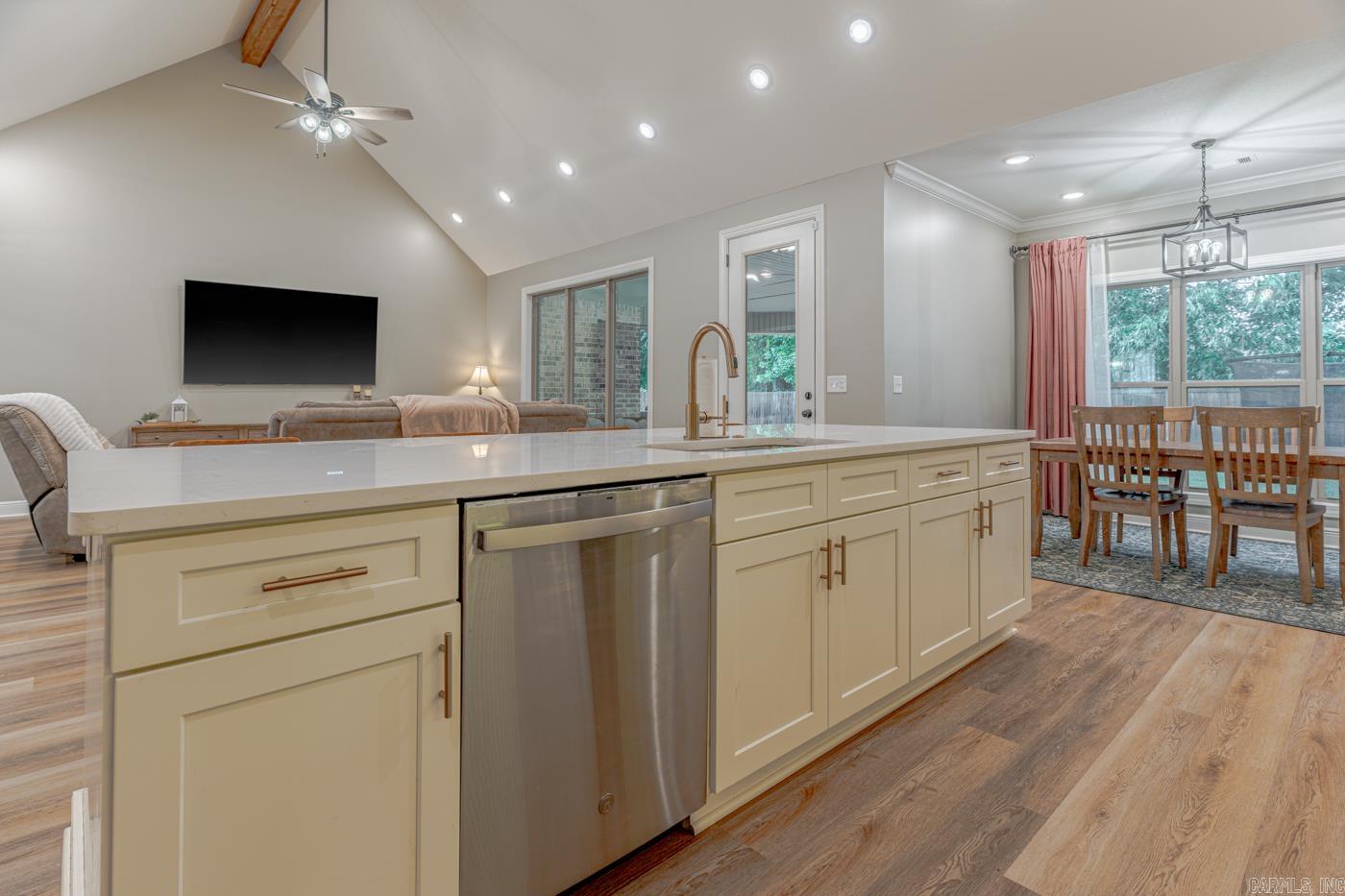 WHISPERING HILLS PHASE III REPLA - Residential