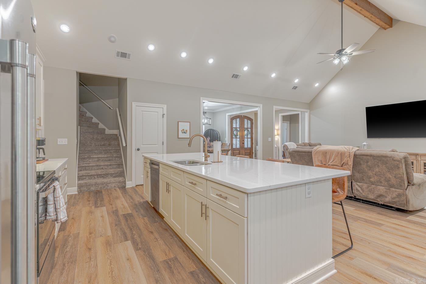 WHISPERING HILLS PHASE III REPLA - Residential