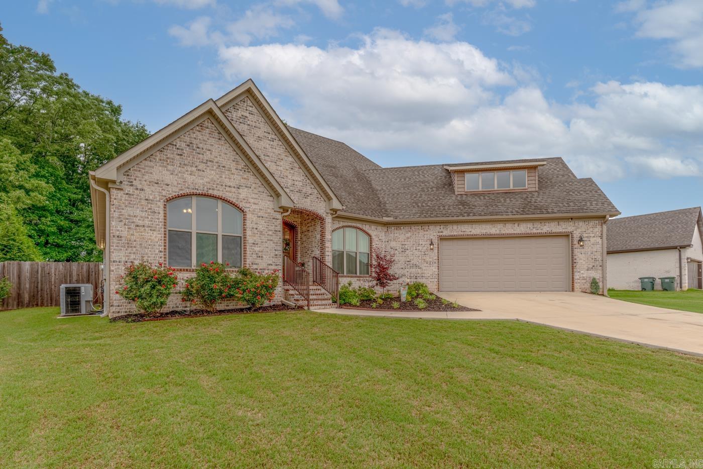 WHISPERING HILLS PHASE III REPLA - Residential