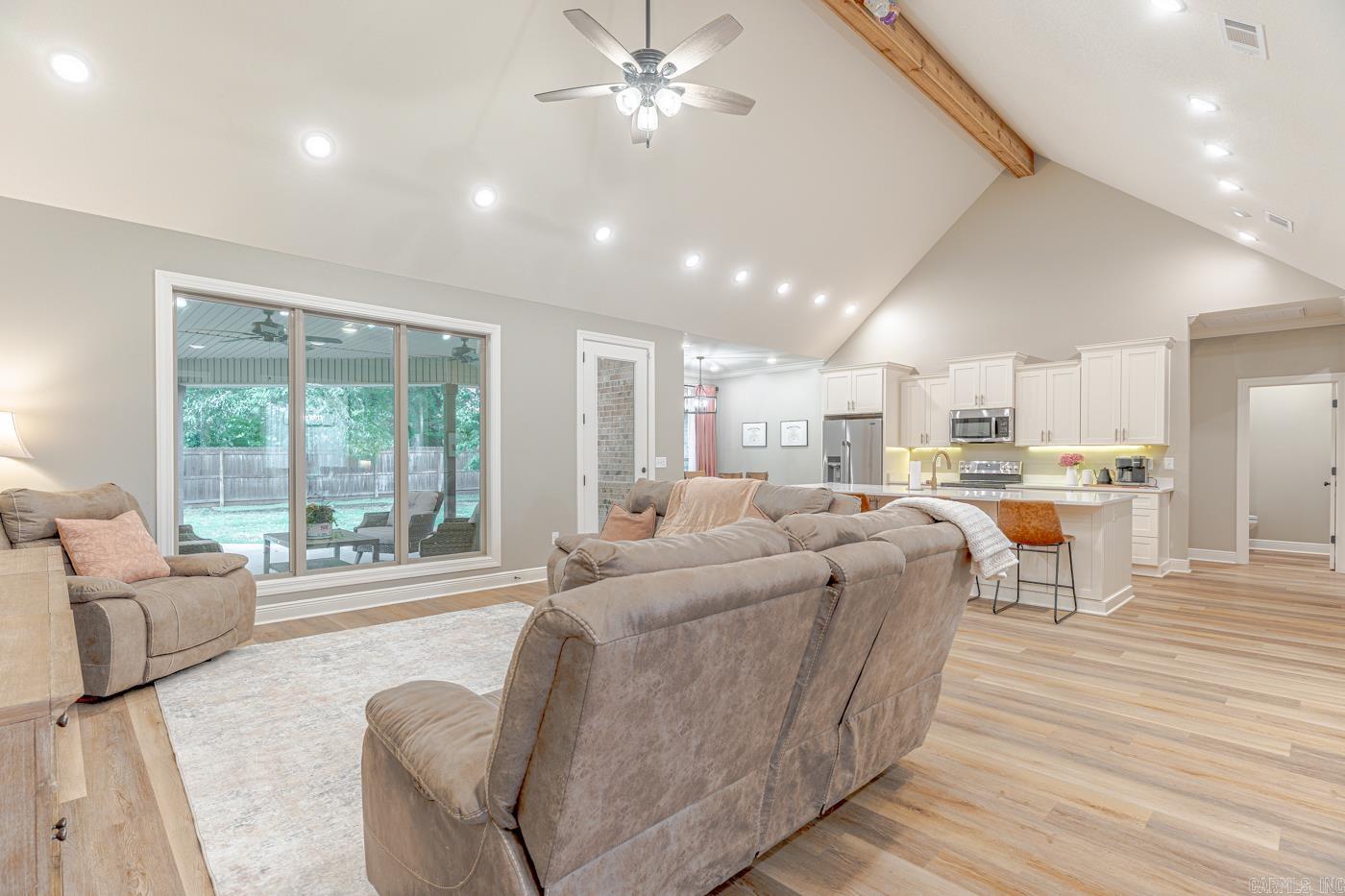 WHISPERING HILLS PHASE III REPLA - Residential