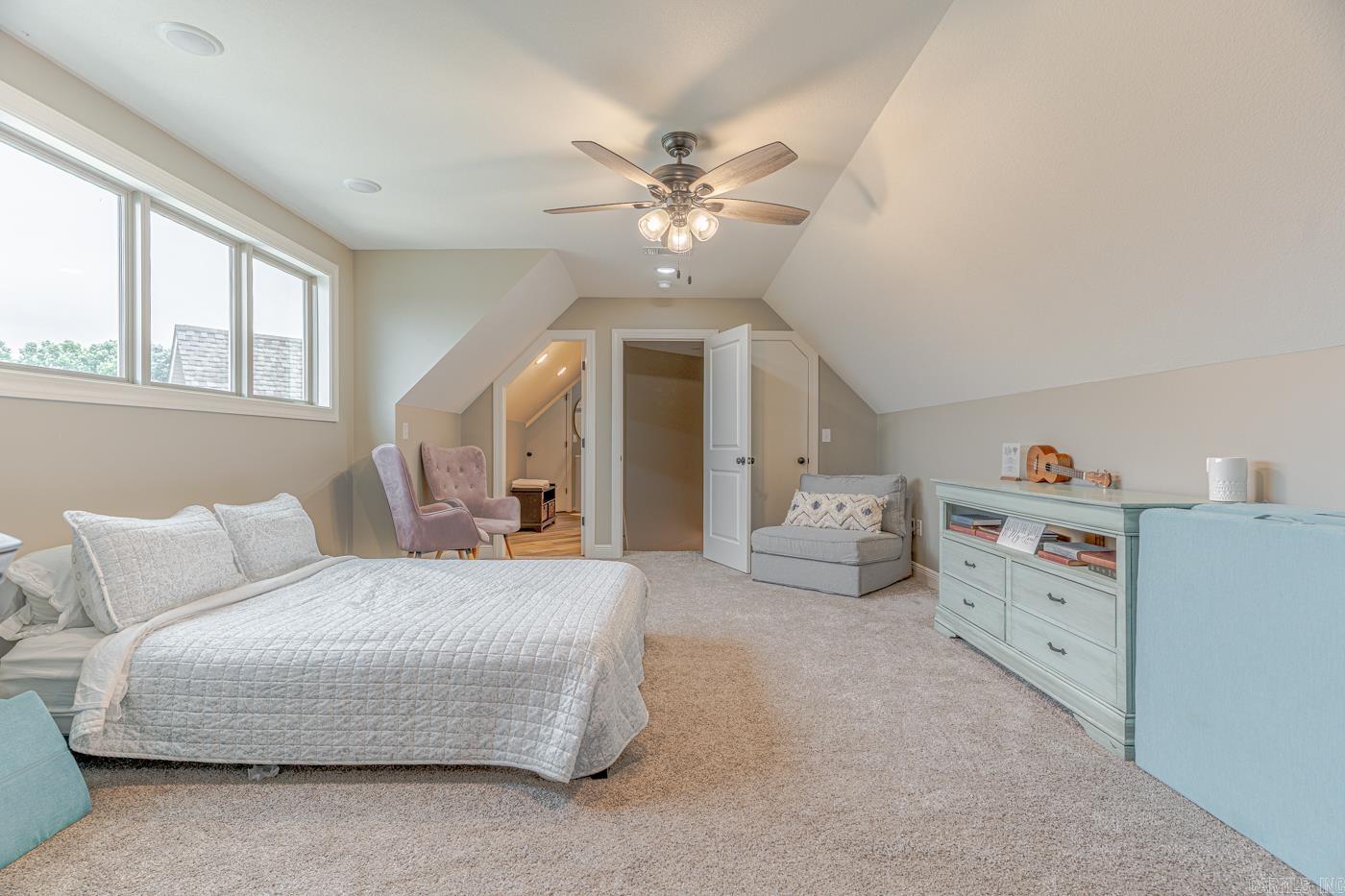 WHISPERING HILLS PHASE III REPLA - Residential