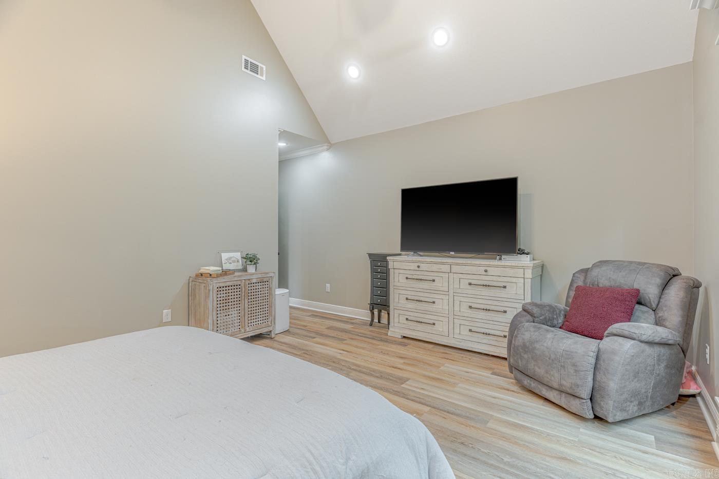 WHISPERING HILLS PHASE III REPLA - Residential
