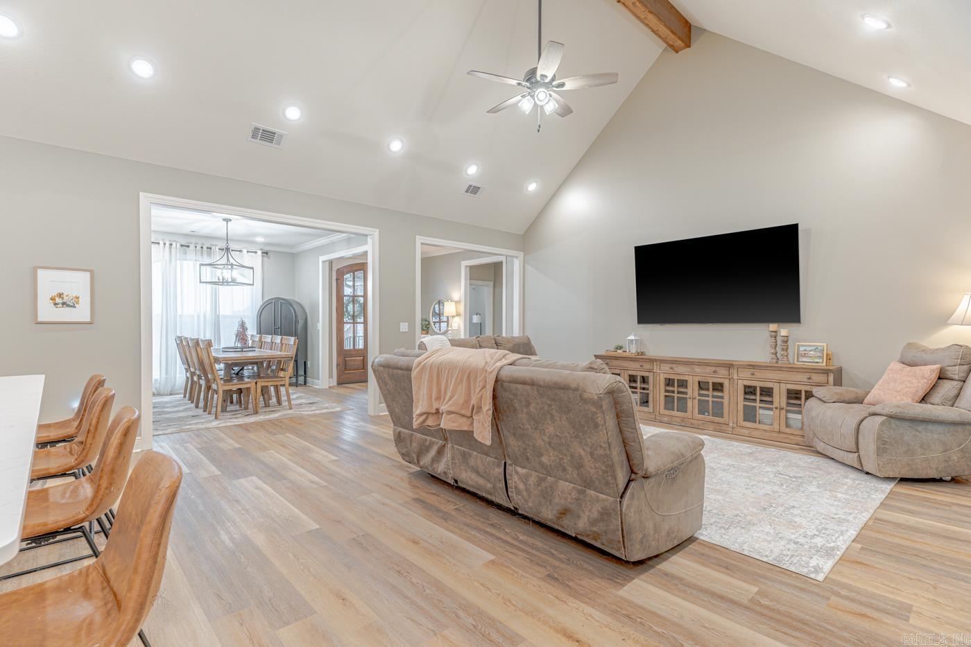 WHISPERING HILLS PHASE III REPLA - Residential