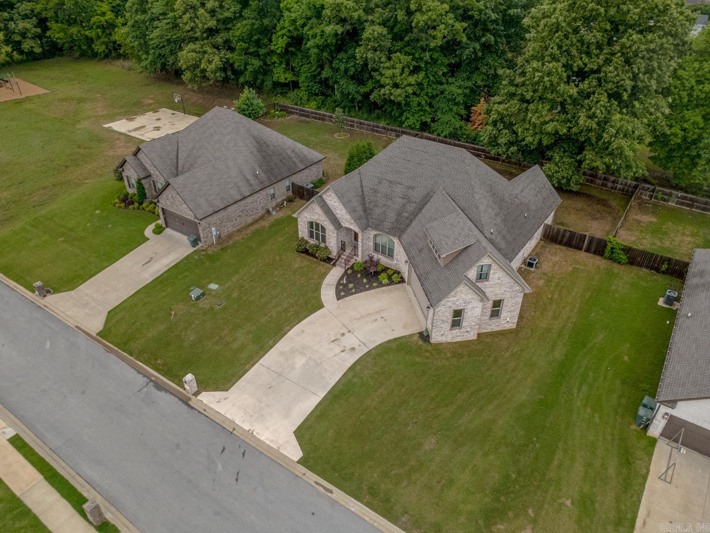 WHISPERING HILLS PHASE III REPLA - Residential