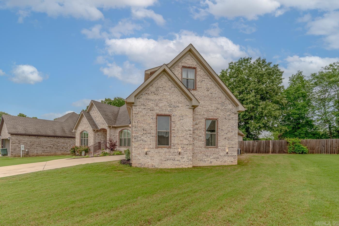 WHISPERING HILLS PHASE III REPLA - Residential