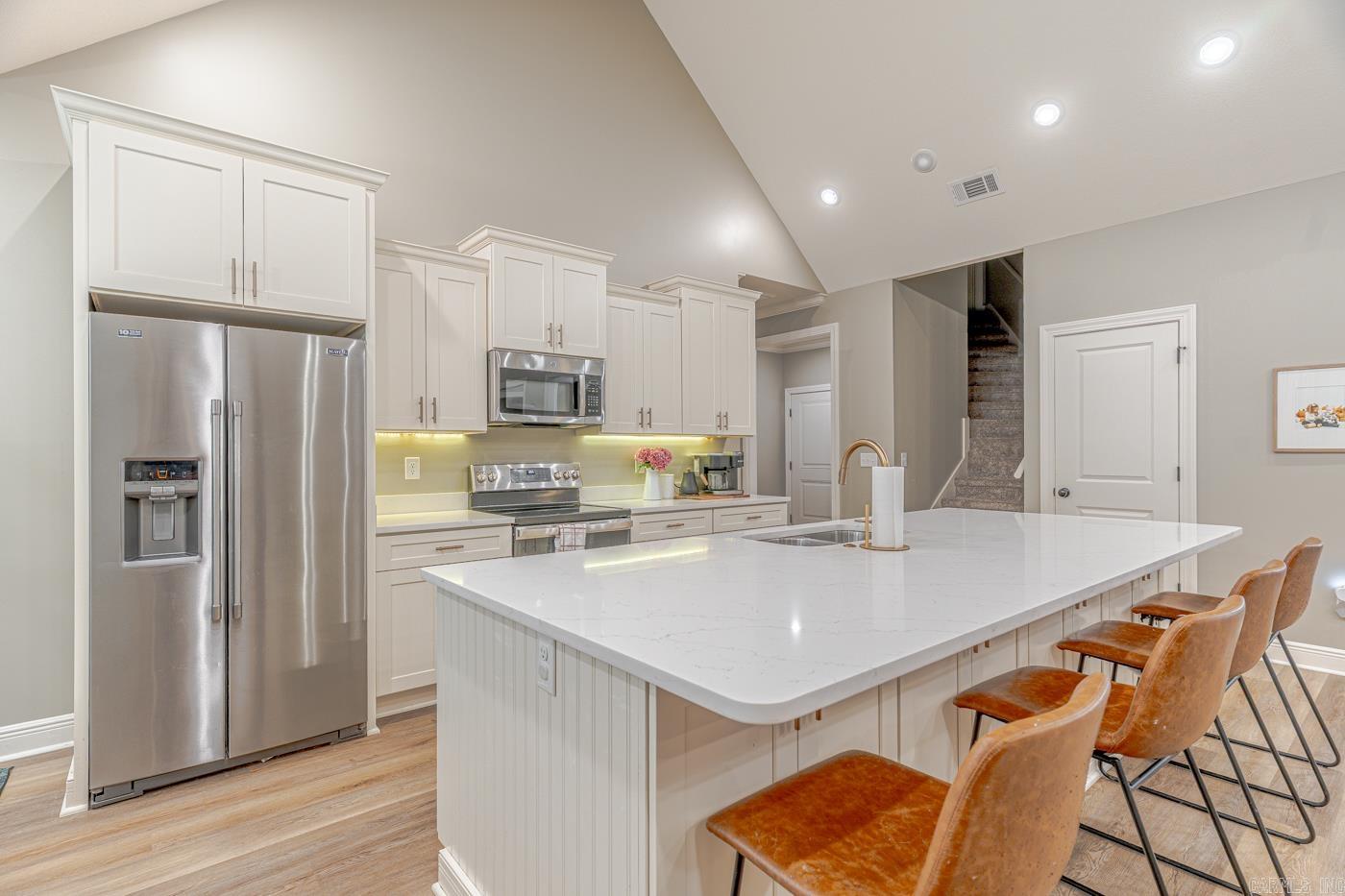 WHISPERING HILLS PHASE III REPLA - Residential