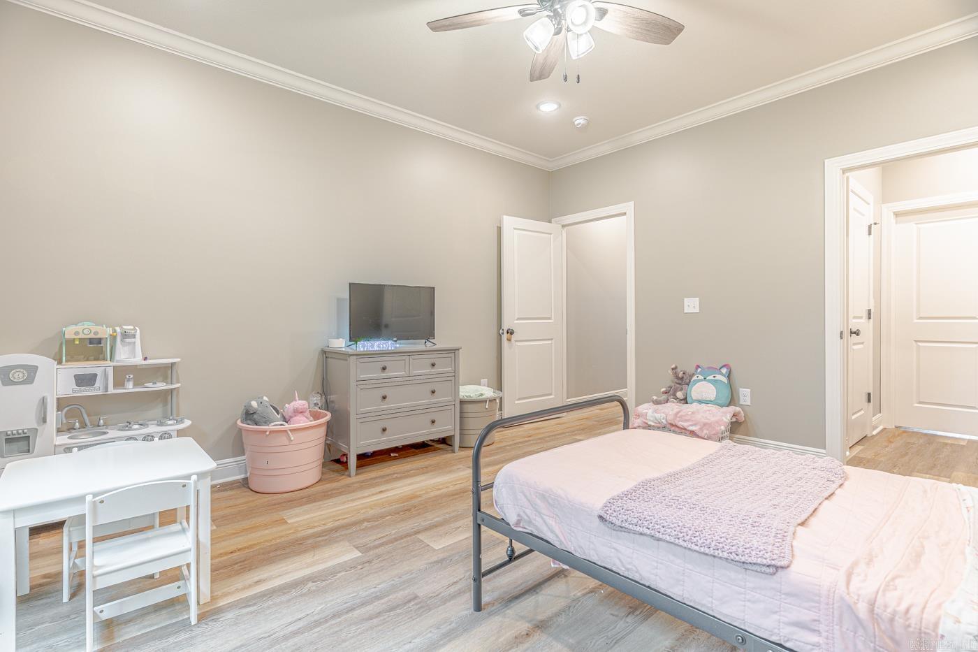 WHISPERING HILLS PHASE III REPLA - Residential