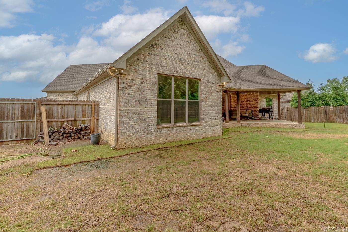 WHISPERING HILLS PHASE III REPLA - Residential