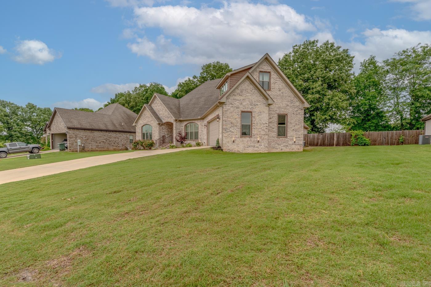 WHISPERING HILLS PHASE III REPLA - Residential