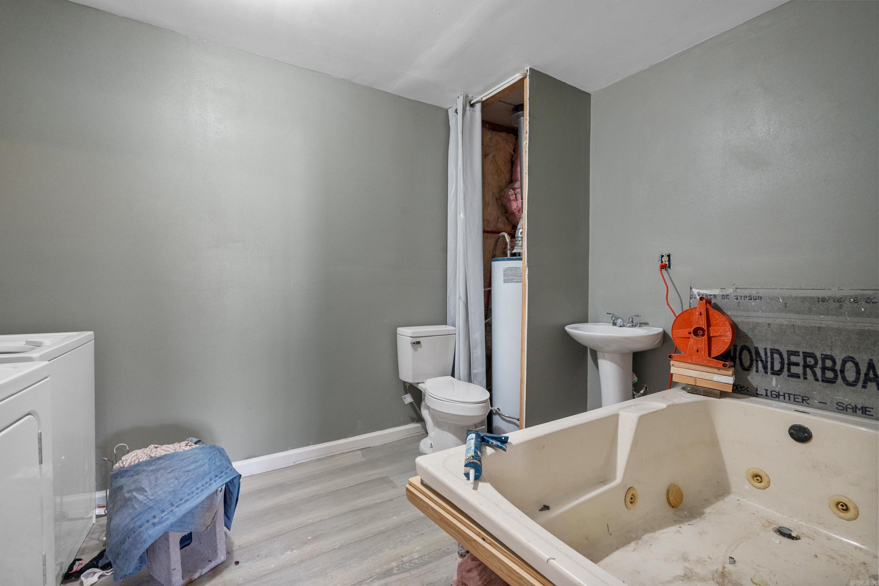 AYERS, HANK - Residential