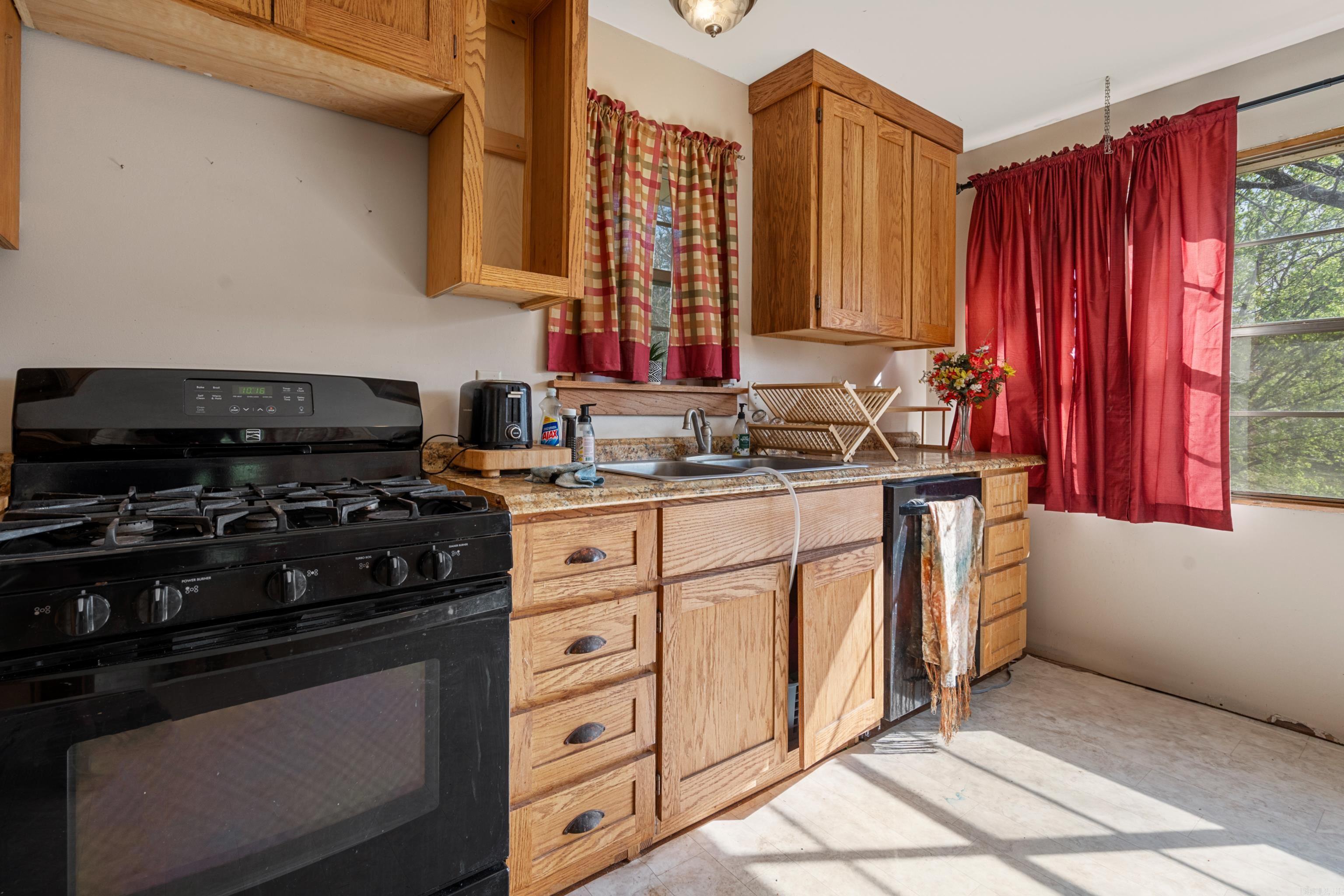 AYERS, HANK - Residential