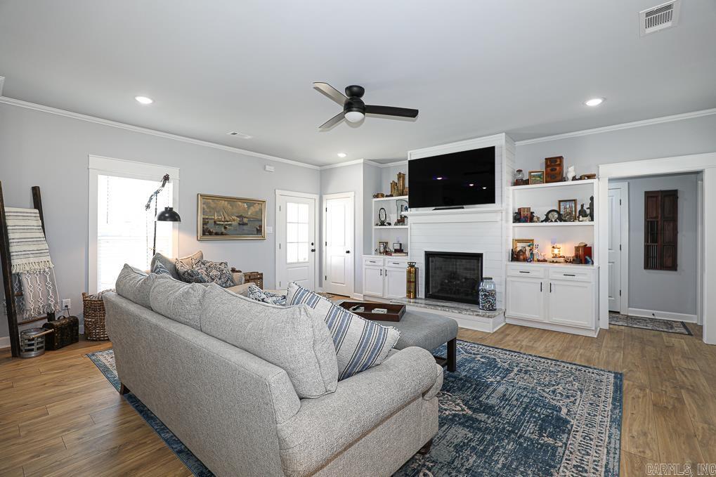 TIMBER POINT - Residential