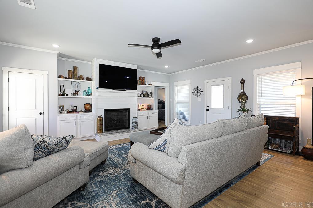 TIMBER POINT - Residential