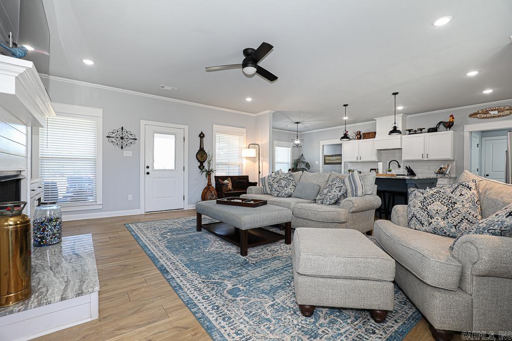 TIMBER POINT - Residential