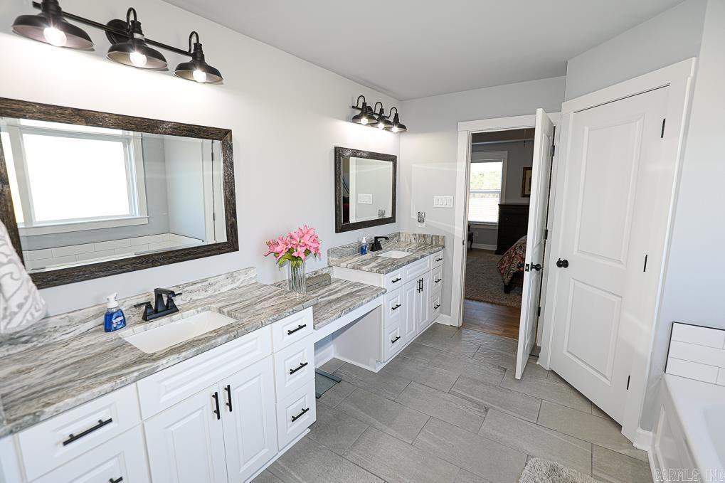 TIMBER POINT - Residential