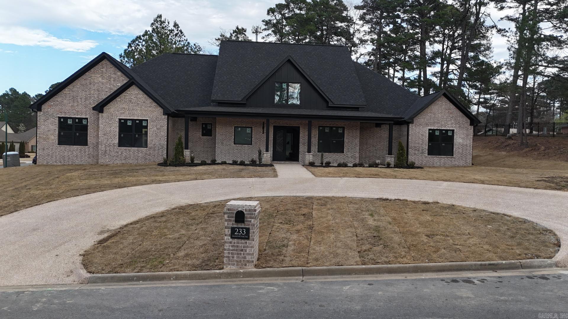 ARLINGTON PARK - Residential