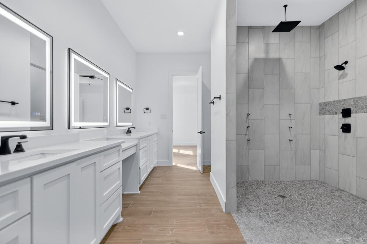 ARLINGTON PARK - Residential