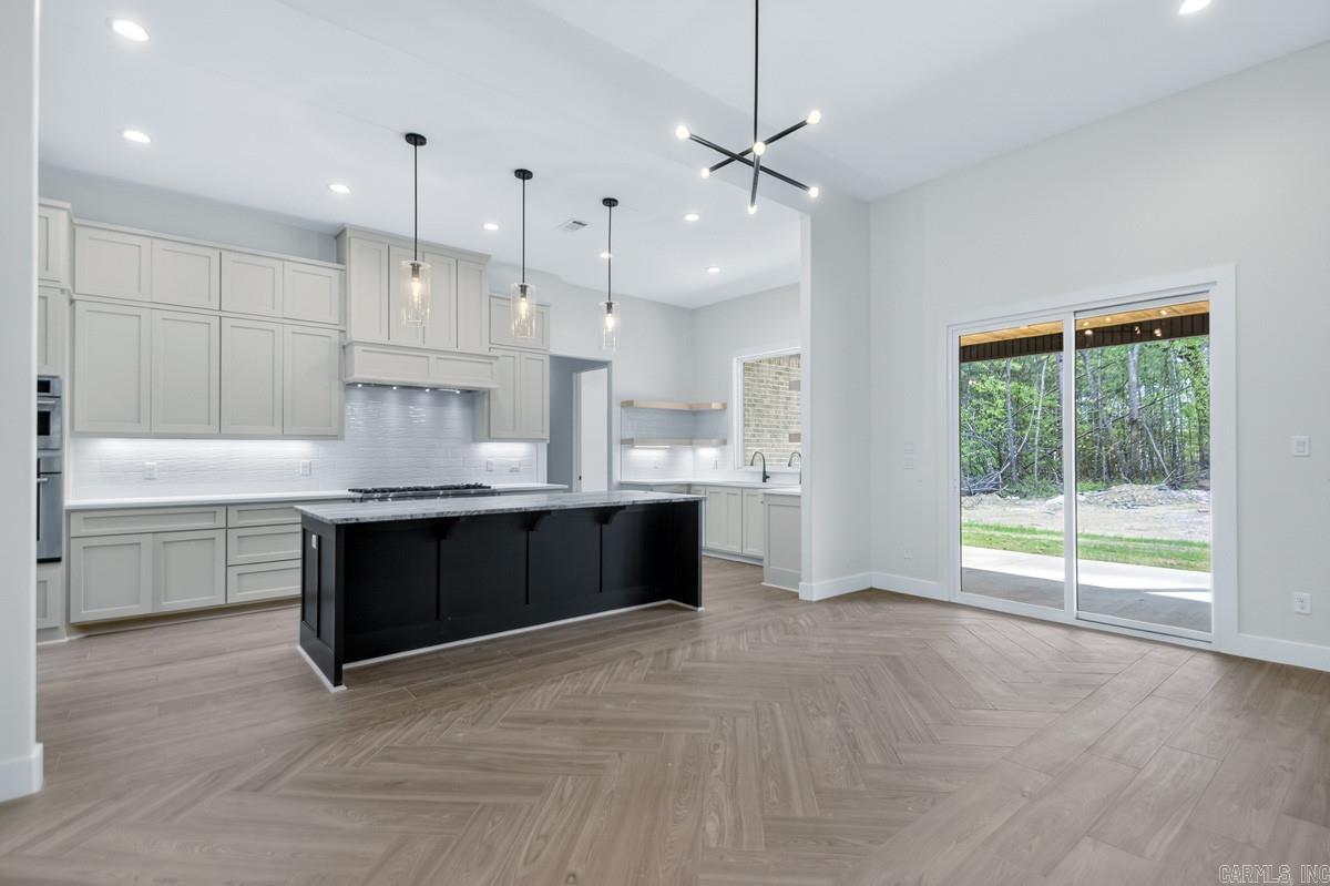 ARLINGTON PARK - Residential