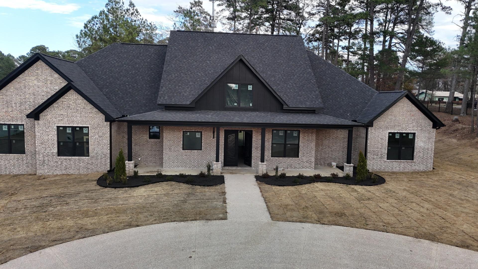 ARLINGTON PARK - Residential