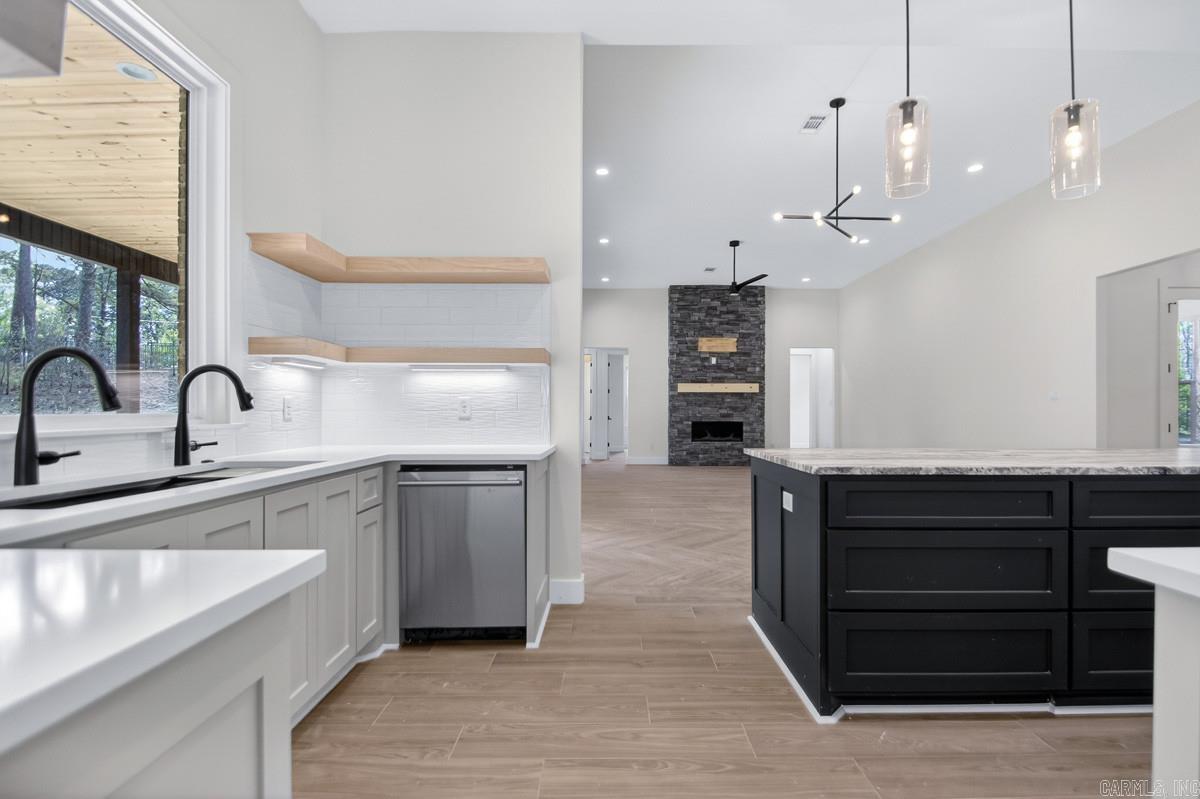 ARLINGTON PARK - Residential