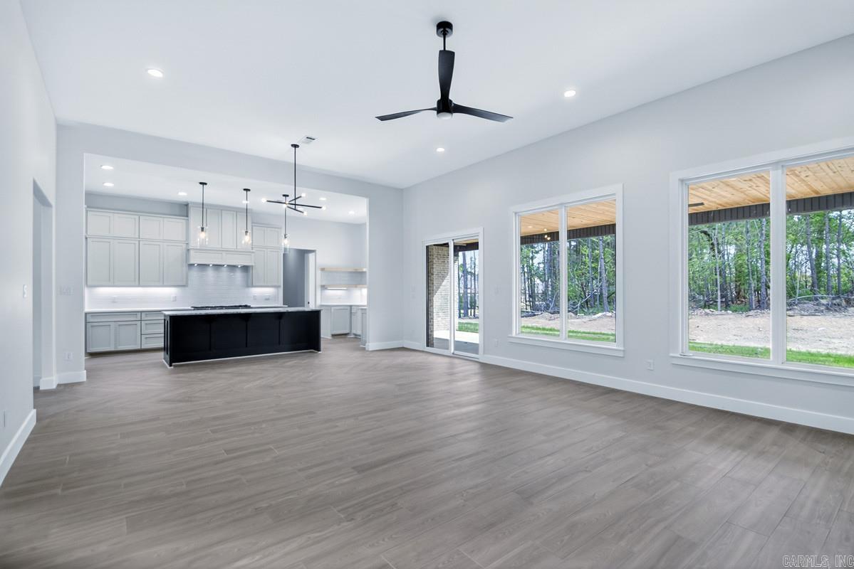 ARLINGTON PARK - Residential