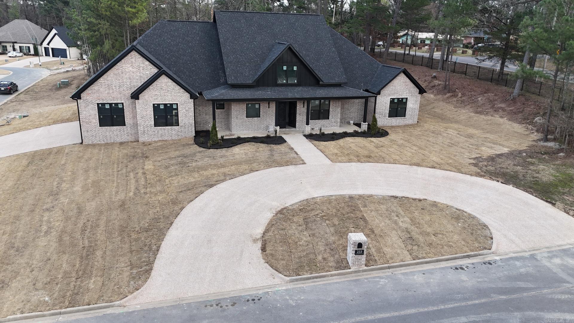 ARLINGTON PARK - Residential