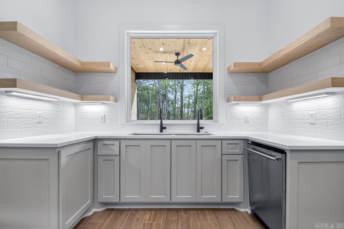 ARLINGTON PARK - Residential