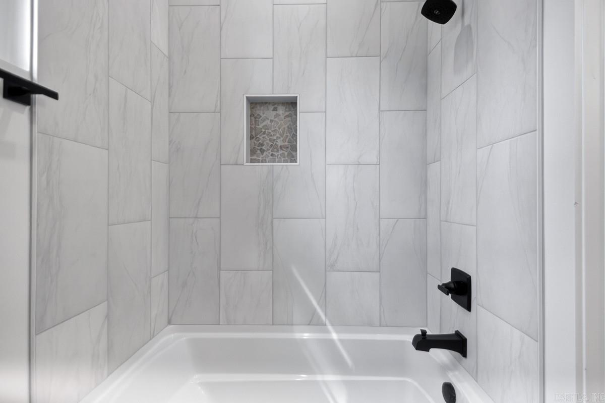 ARLINGTON PARK - Residential