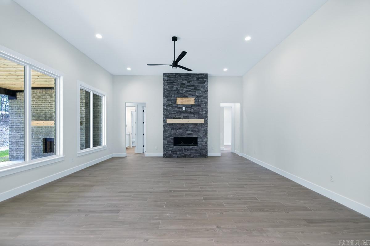 ARLINGTON PARK - Residential