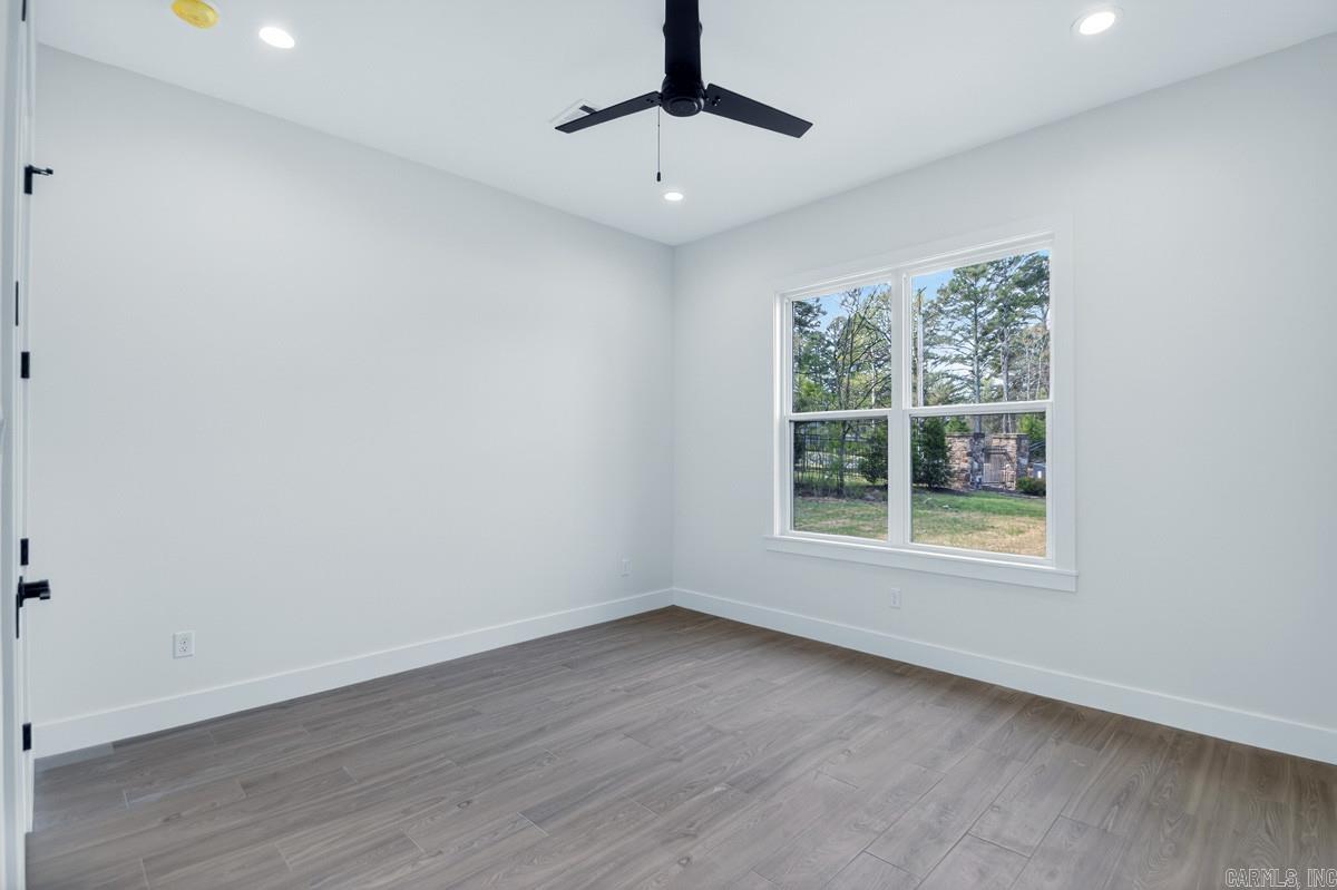 ARLINGTON PARK - Residential