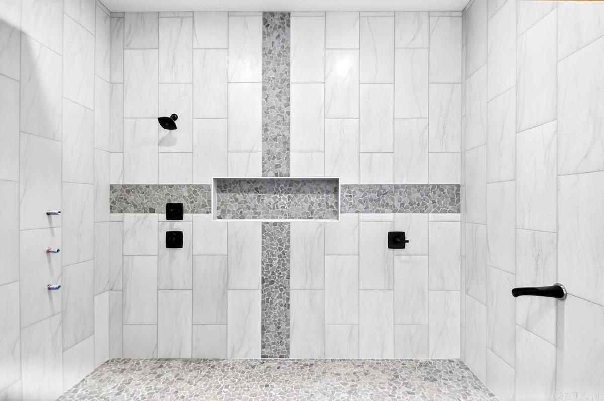 ARLINGTON PARK - Residential