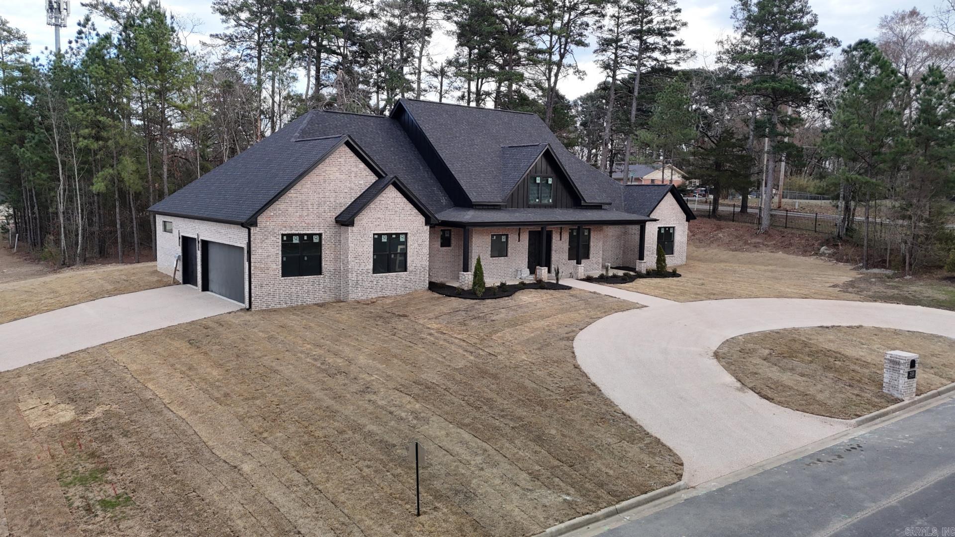 ARLINGTON PARK - Residential