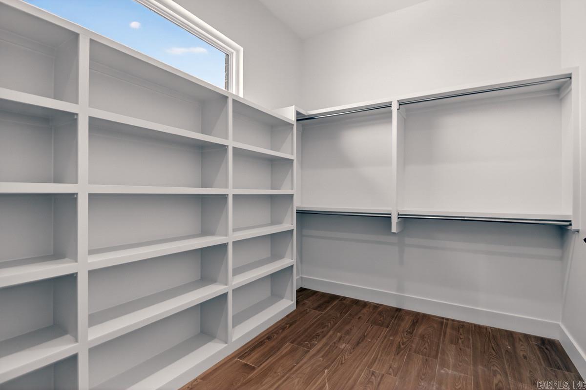 ARLINGTON PARK - Residential