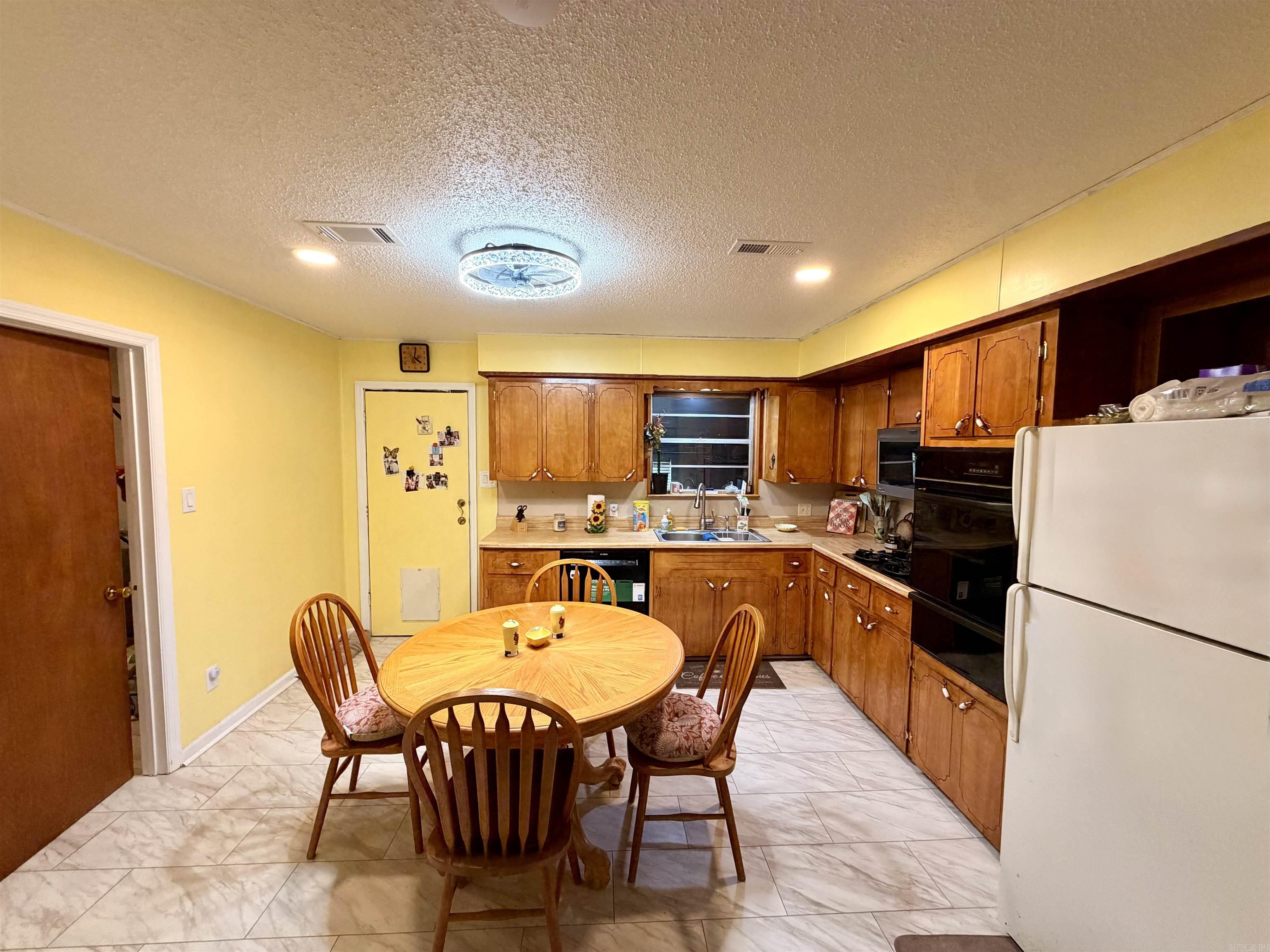 Duprees 2nd East Jack - Residential