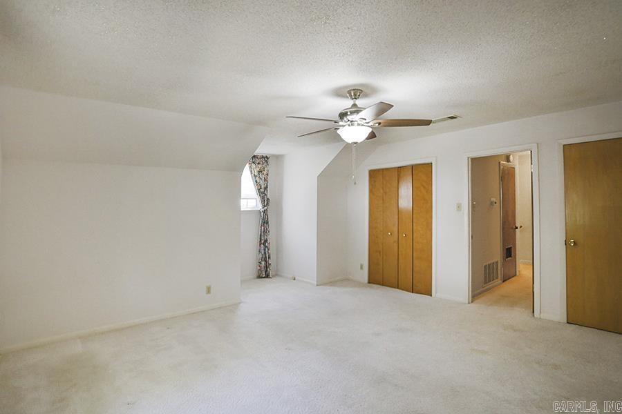 LEAWOOD HEIGHTS - Residential