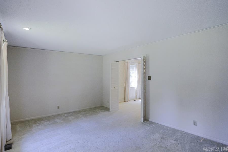 LEAWOOD HEIGHTS - Residential