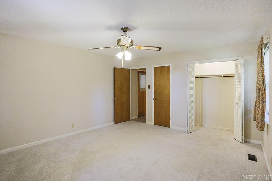 LEAWOOD HEIGHTS - Residential