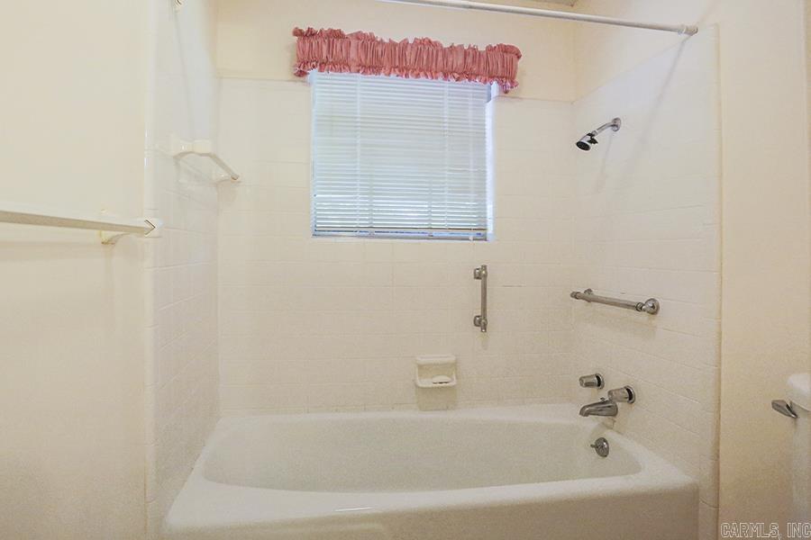 LEAWOOD HEIGHTS - Residential