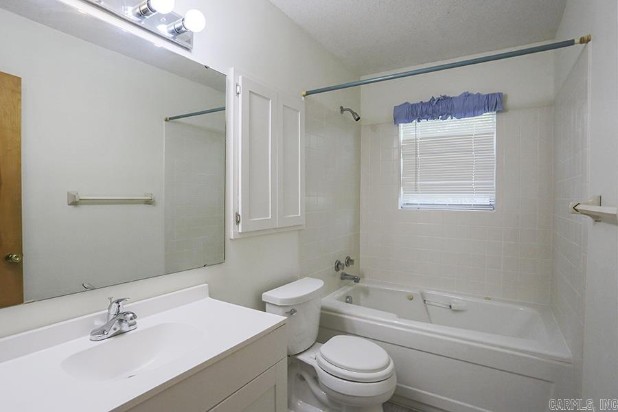 LEAWOOD HEIGHTS - Residential