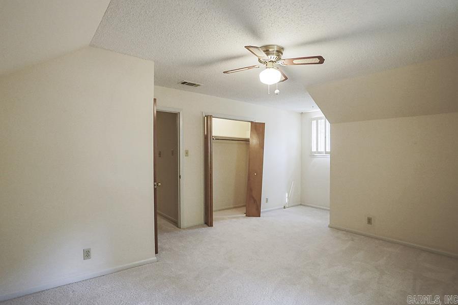 LEAWOOD HEIGHTS - Residential